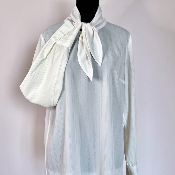 NM Neiman Marcus Blouse - Picture 5 of 13